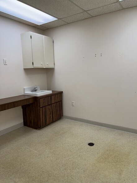 More Photos Of 2650 Bahia Vista St, Sarasota Medical For Sale