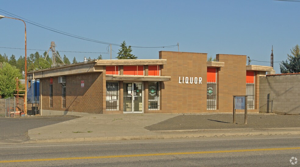 Primary Photo Of 12124 N Market St, Mead General Retail For Sale