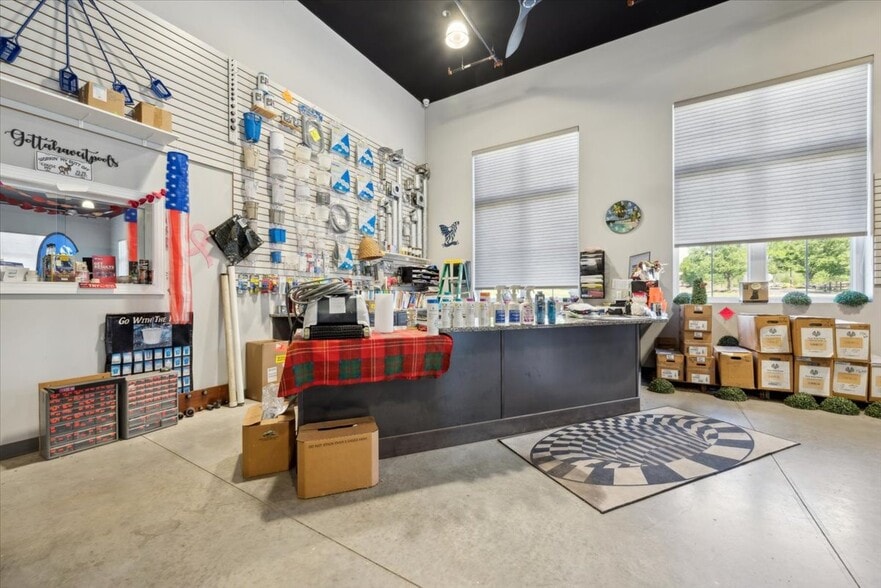 More Photos Of 22 Royal Rd, Flemington Industrial For Sale