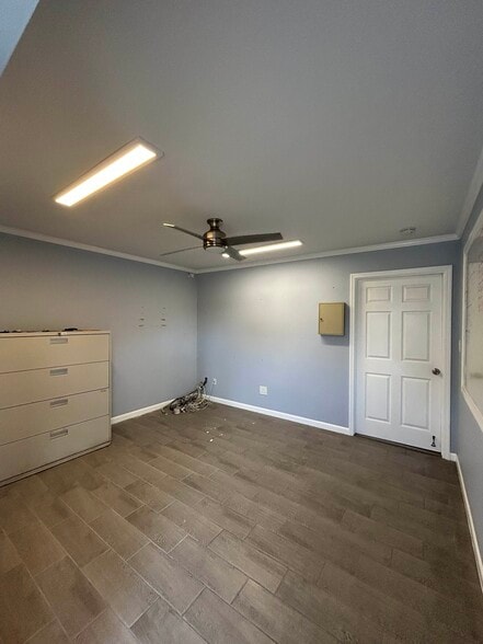 More Photos Of 1624 SE Village Green Dr, Port Saint Lucie Warehouse For Lease