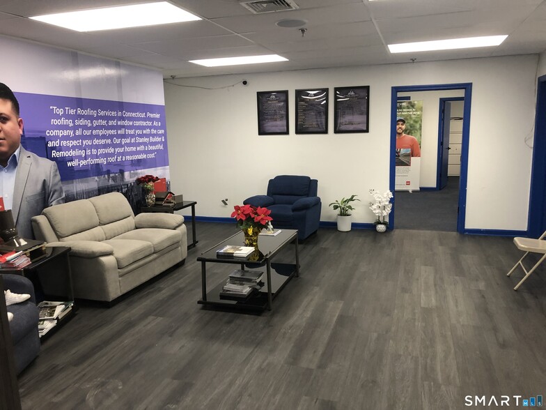 More Photos Of 400 Chapel Rd, South Windsor Flex For Sale