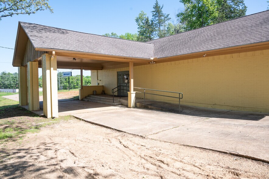 More Photos Of 120 NW 304 Loop, Crockett Daycare Center For Sale