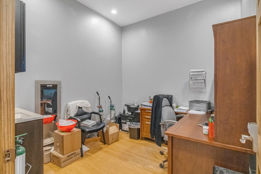 More Photos Of 1039 Boyds Crk, Seymour Freestanding For Sale