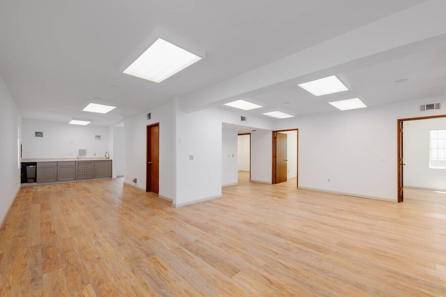 More Photos Of 424 Pico Blvd, Santa Monica Loft Creative Space For Lease