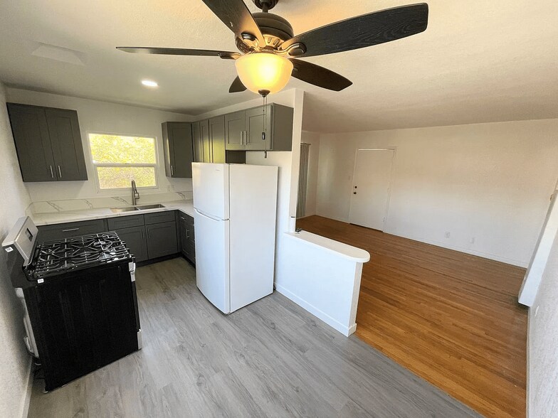 More Photos Of 1118 S Lake, Los Angeles Apartments For Sale
