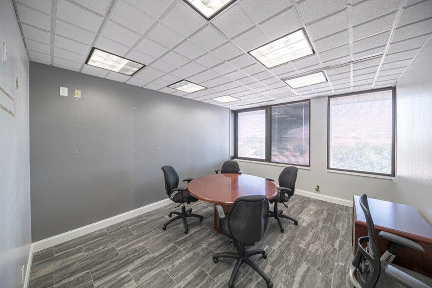 More Photos Of 125 W Missouri Ave, Midland Office For Lease