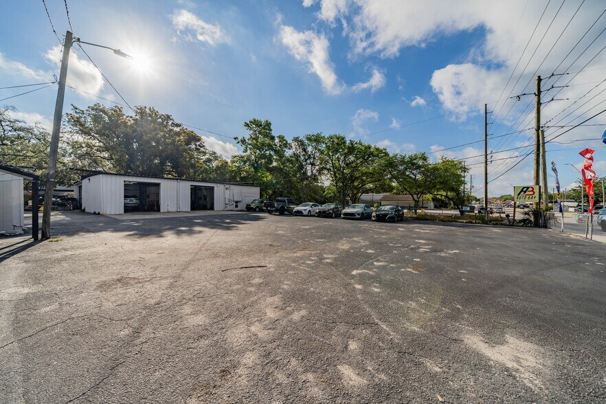 More Photos Of 14041 N Florida Ave, Tampa Auto Dealership For Sale