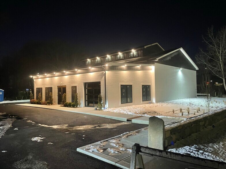 More Photos Of 45 Maple St, Warwick Light Manufacturing For Lease