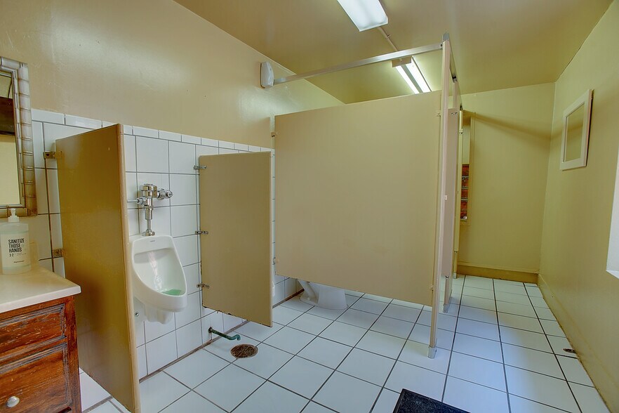 More Photos Of 1321-1323 S Austin Blvd, Cicero Religious Facility For Sale