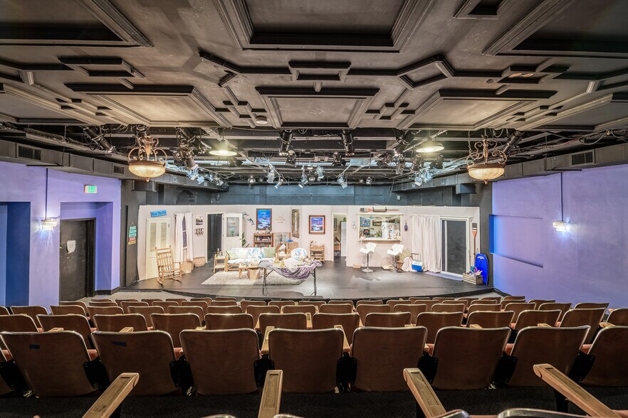 More Photos Of 6763 Hollywood Blvd, Los Angeles General Retail For Lease