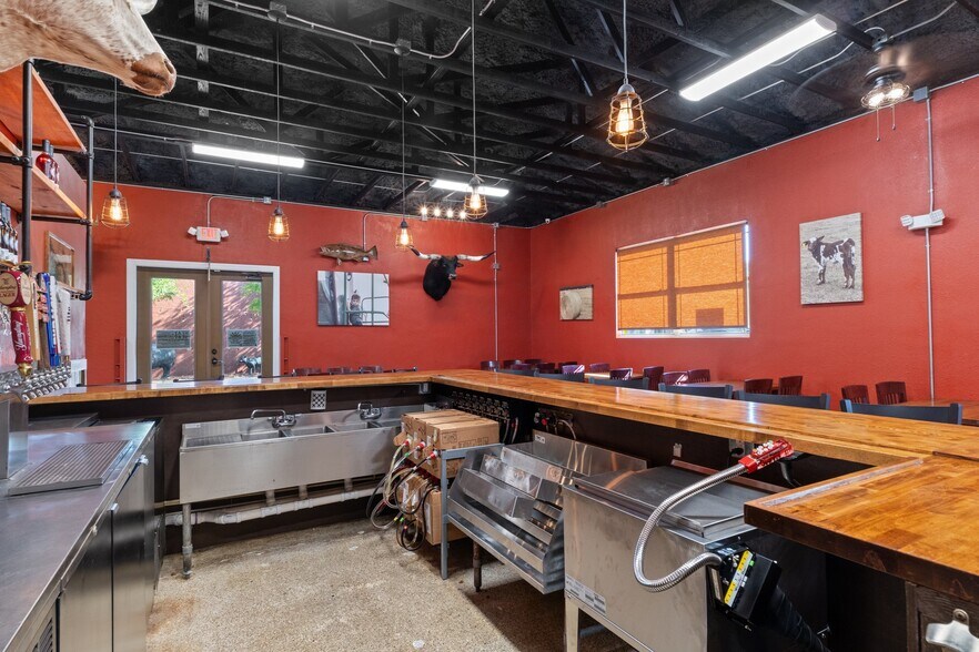 More Photos Of 508 Citrus Ave, Crystal River Restaurant For Sale