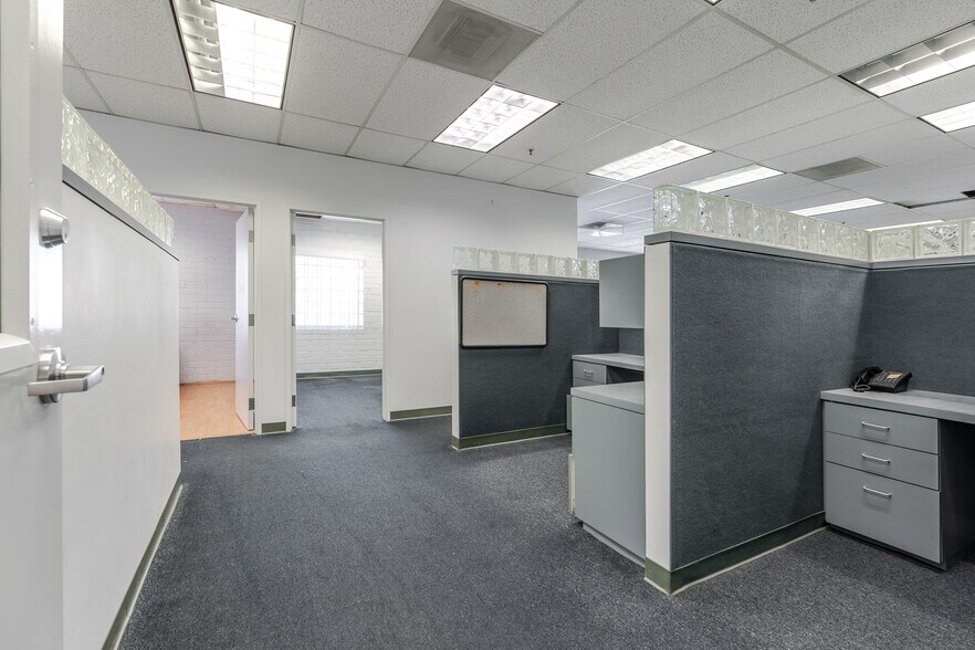 More Photos Of 700-710 W Wilson Ave, Glendale Office For Lease