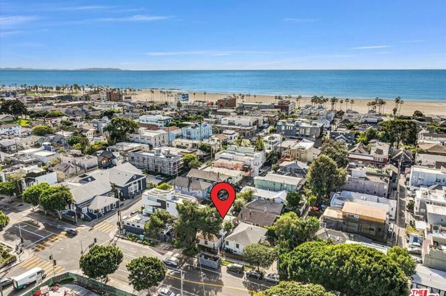 More Photos Of 134 Park Pl, Venice Multifamily For Sale
