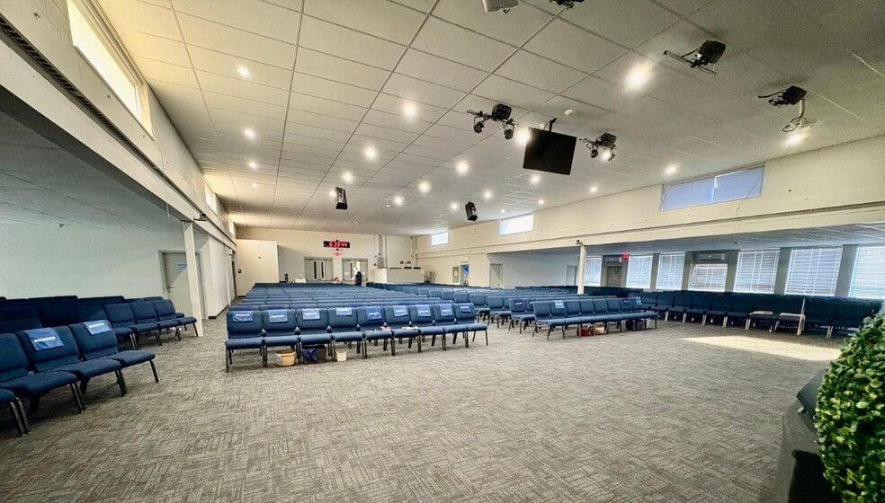 More Photos Of 43 Jones Rd, Hamden Religious Facility For Sale