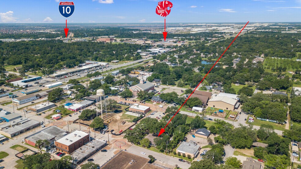 More Photos Of 1001 Avenue A, Katy Storefront Retail Office For Lease