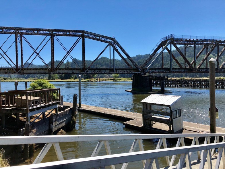 More Photos Of 6750 Or-126 Hwy, Florence Marina For Sale