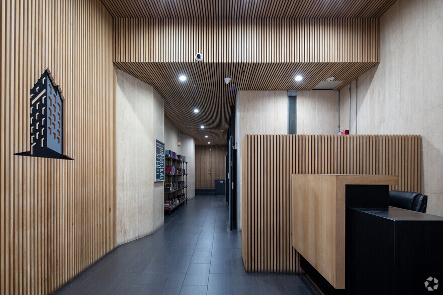 More Photos Of 724 S Spring St, Los Angeles Loft Creative Space For Lease