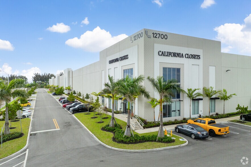 More Photos Of 12700 NW Le Jeune Rd, Opa Locka Distribution For Lease