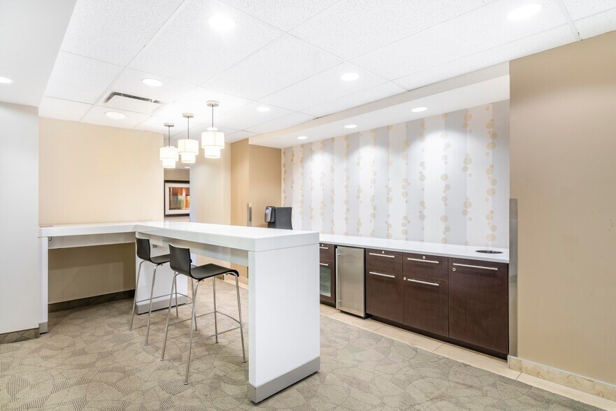 More Photos Of 1 Rideau St, Ottawa Coworking Space