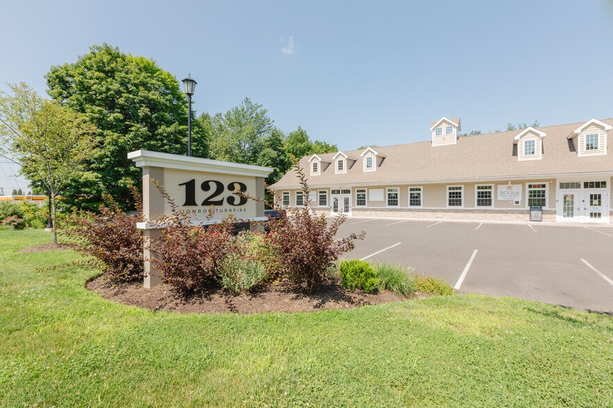 More Photos Of 123 Monroe Tpke, Trumbull Office For Lease