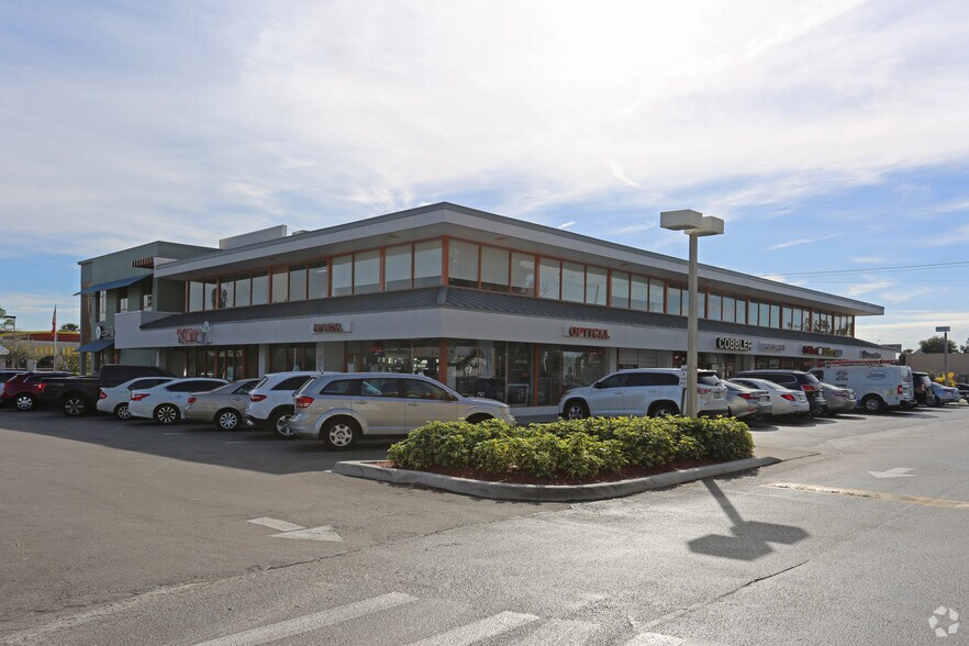 More Photos Of 3800 S Tamiami Trl, Sarasota Unknown For Lease