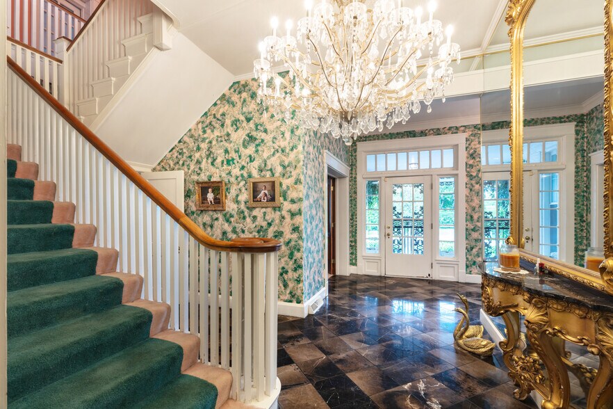 More Photos Of 3202 Shelbyville Rd, Shelbyville Specialty For Sale