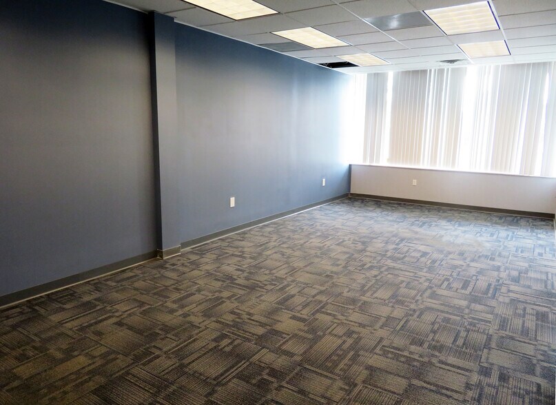 More Photos Of 355 N 21st St, Camp Hill Medical For Lease