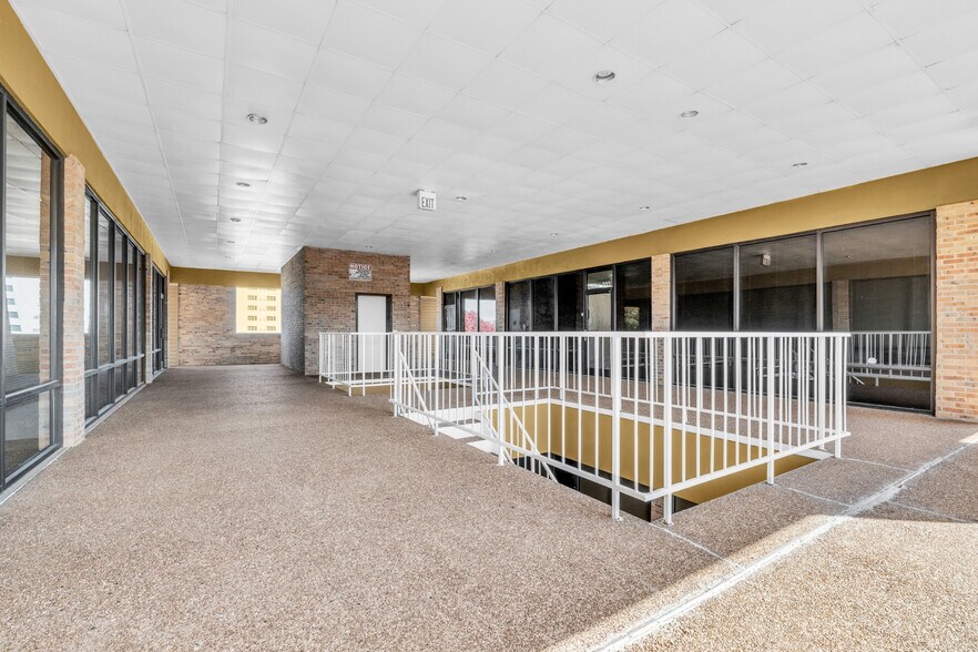 More Photos Of 7011 Shallowford Rd, Chattanooga Medical For Sale