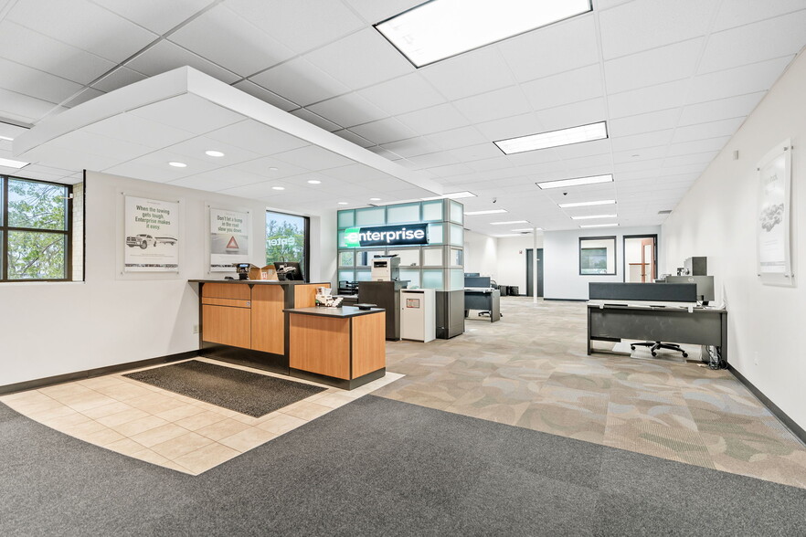 More Photos Of 2905 Lexington Ave S, Eagan Flex For Sale