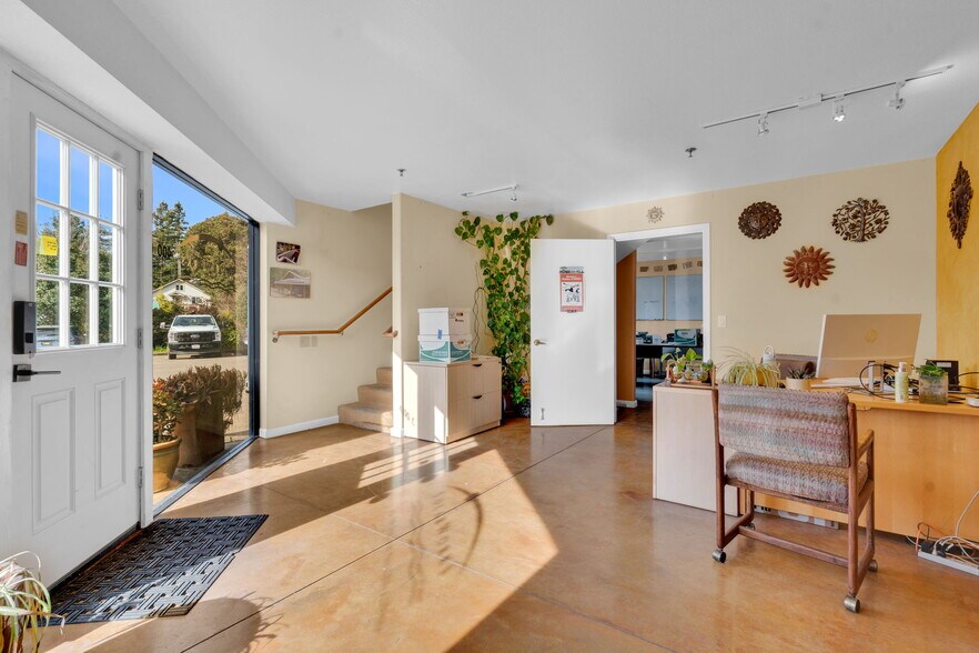 More Photos Of 390-400 Morris St, Sebastopol Warehouse For Sale