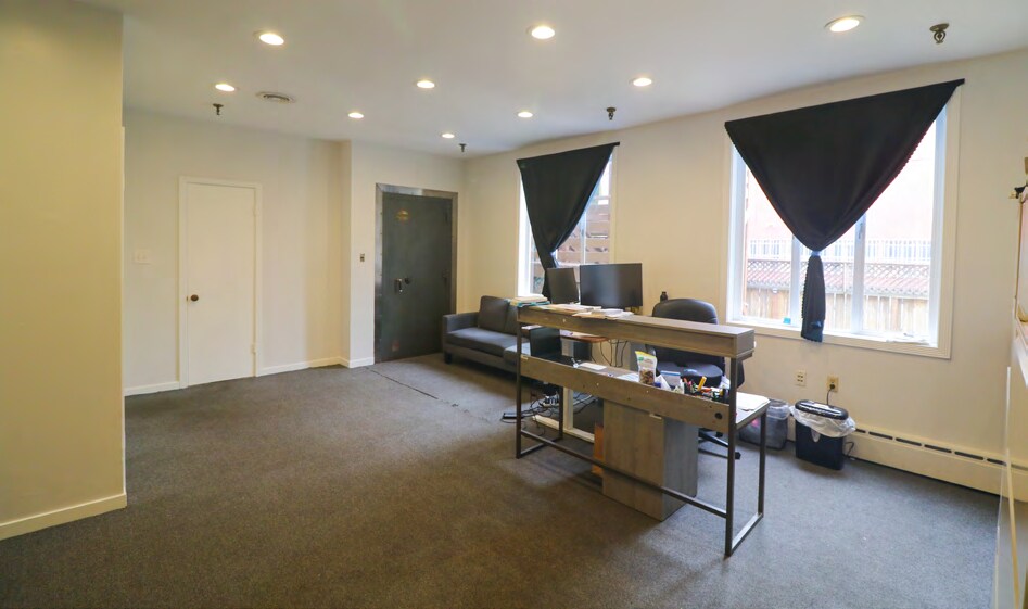 More Photos Of 286 12th St, San Francisco Flex For Lease