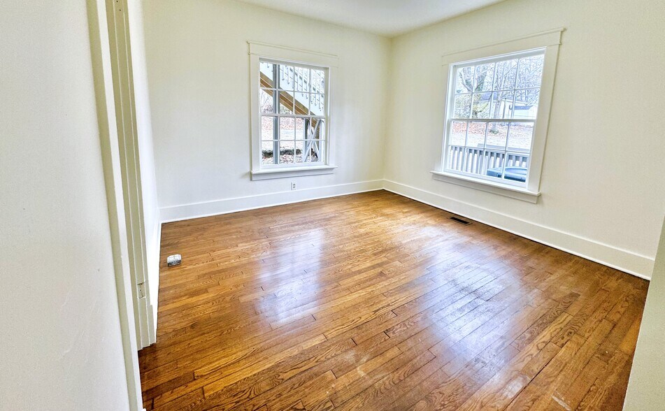 More Photos Of 106 E Cedar St, Goodlettsville Office Residential For Sale