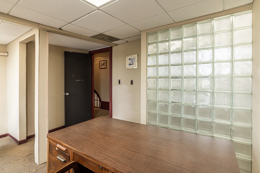 More Photos Of 55 Jefferson Blvd, Warwick Office For Sale