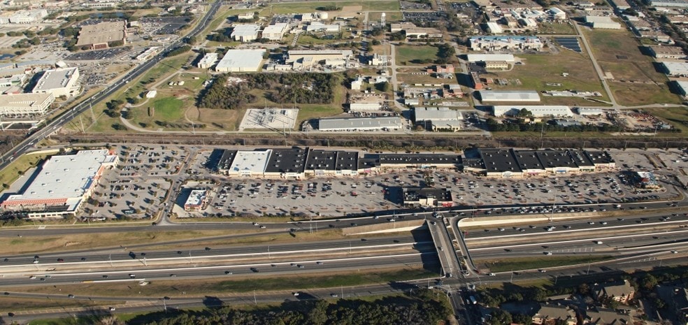 More Photos Of N MoPac Expy, Austin Unknown For Lease