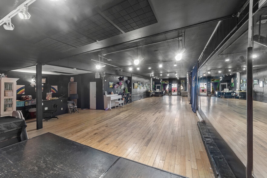 More Photos Of 925 South St, Peekskill Office For Sale