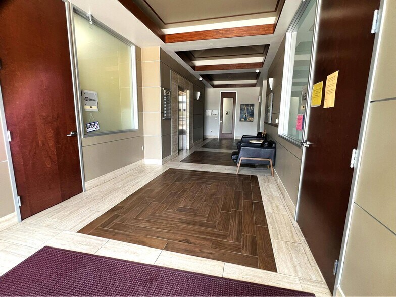 More Photos Of 5920 W William Cannon Dr, Austin Office For Sale