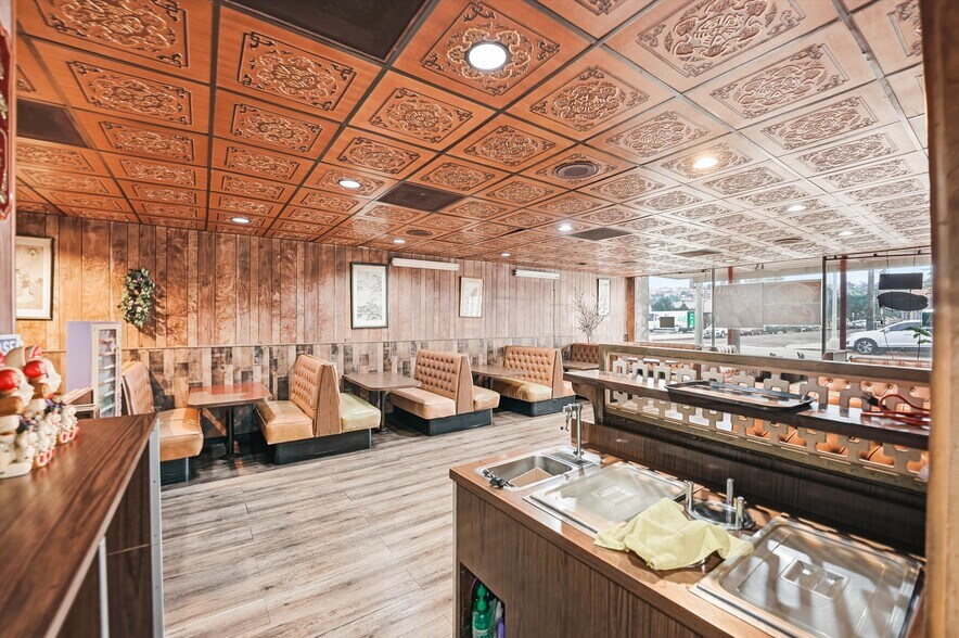 More Photos Of 486 W 20th St, San Pedro Storefront Retail Residential For Sale