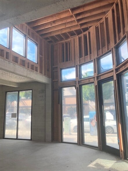 More Photos Of 700 E Broadway, Long Beach Restaurant For Lease