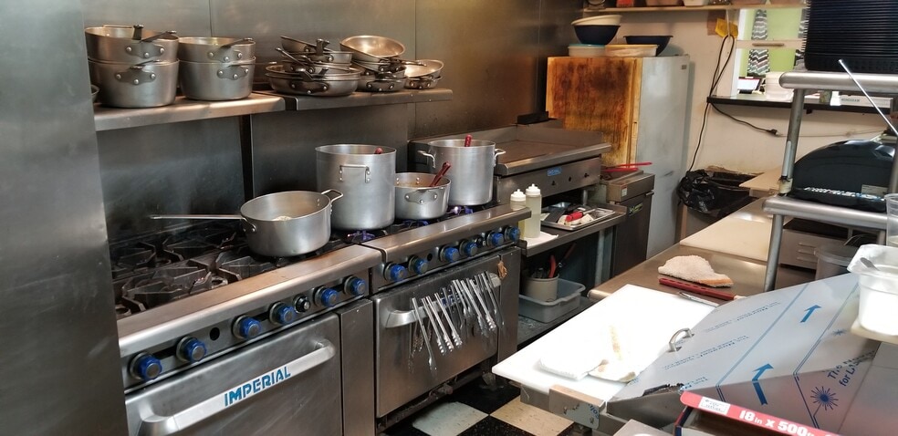 More Photos Of 530 Crown Point Rd, Thorofare Restaurant For Sale