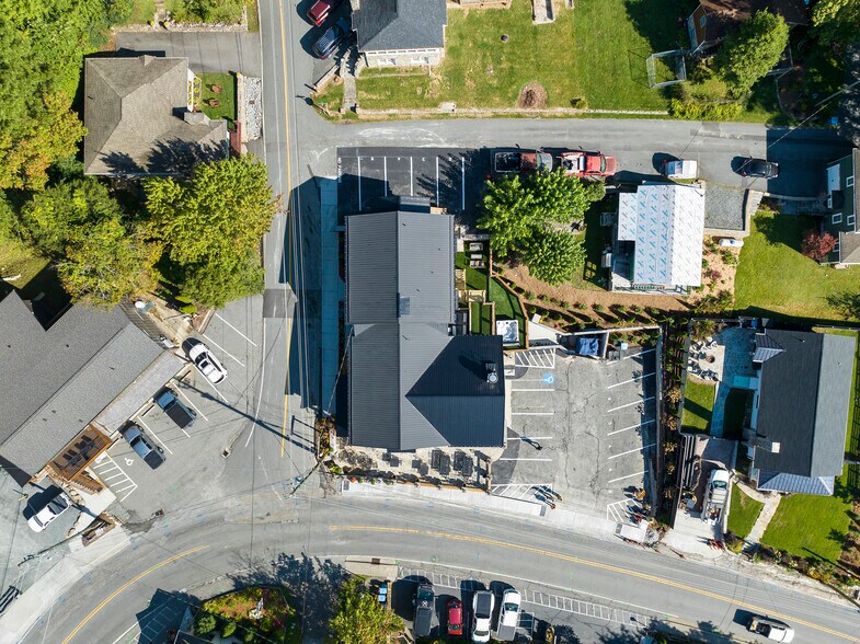 More Photos Of 870 Main St, Blowing Rock Restaurant For Sale