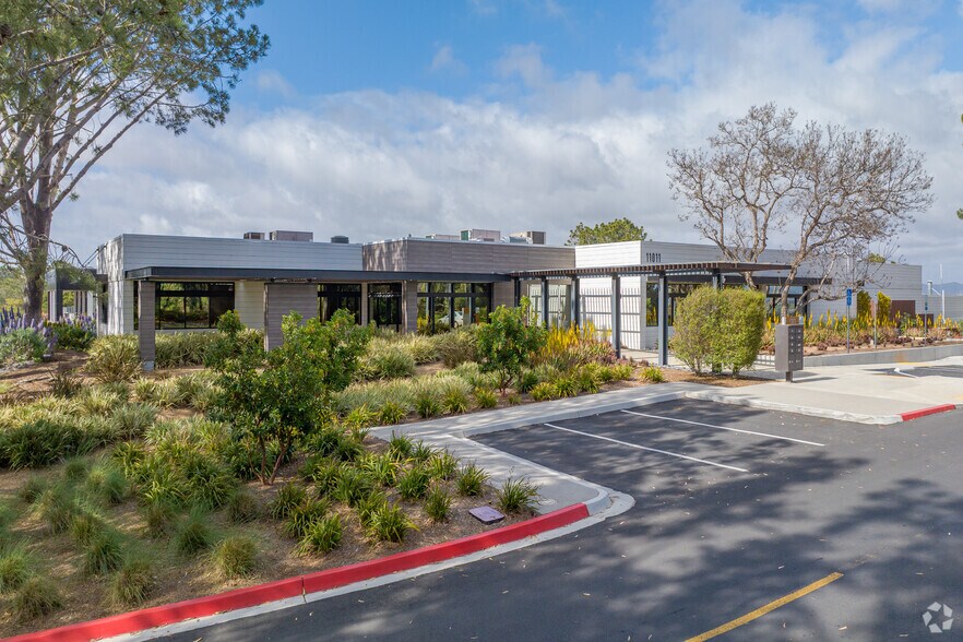 More Photos Of 11011 N Torrey Pines Rd, La Jolla Research And Development For Lease