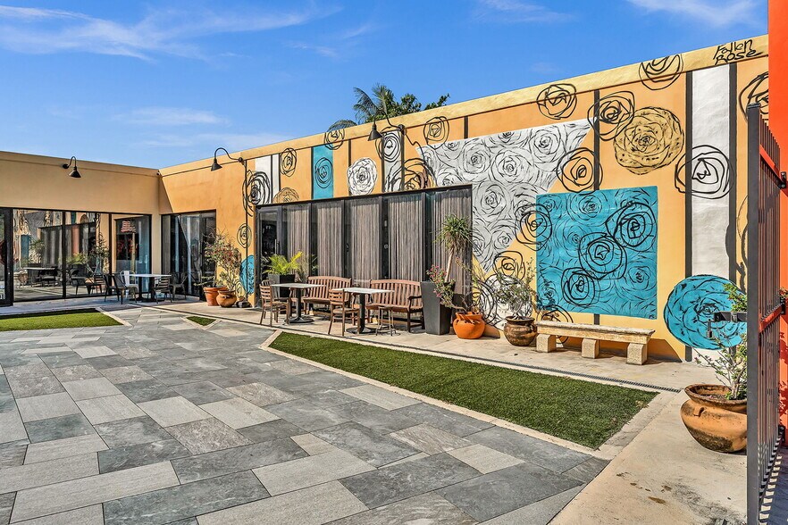 More Photos Of 20-30 NW 34th St, Miami Storefront Retail Office For Lease