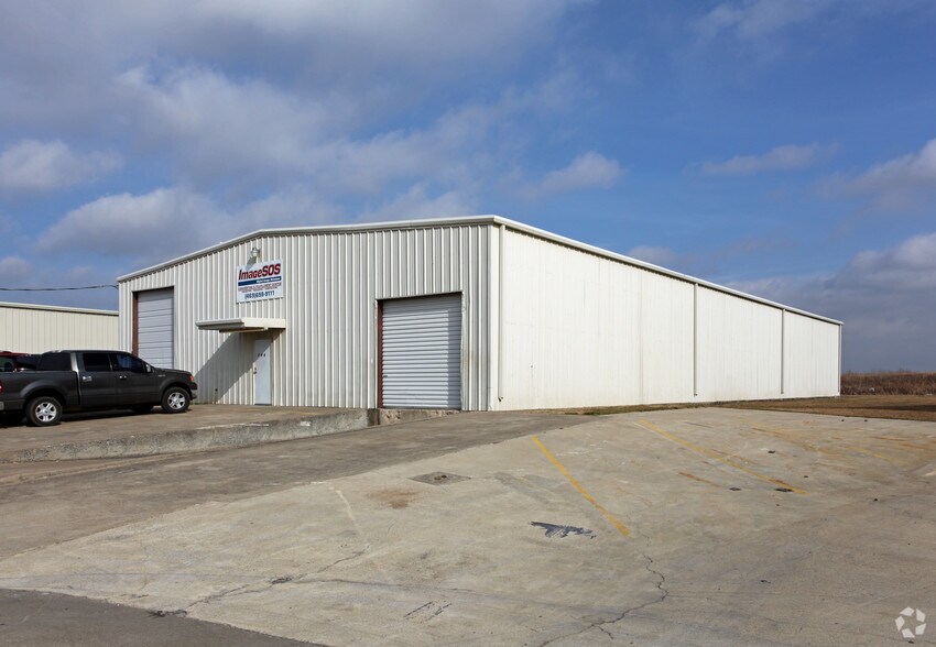 More Photos Of 200 Industrial Dr, Forney Warehouse For Lease