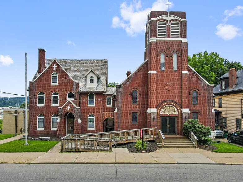 Primary Photo Of 233 Merchant St, Ambridge Religious Facility For Lease