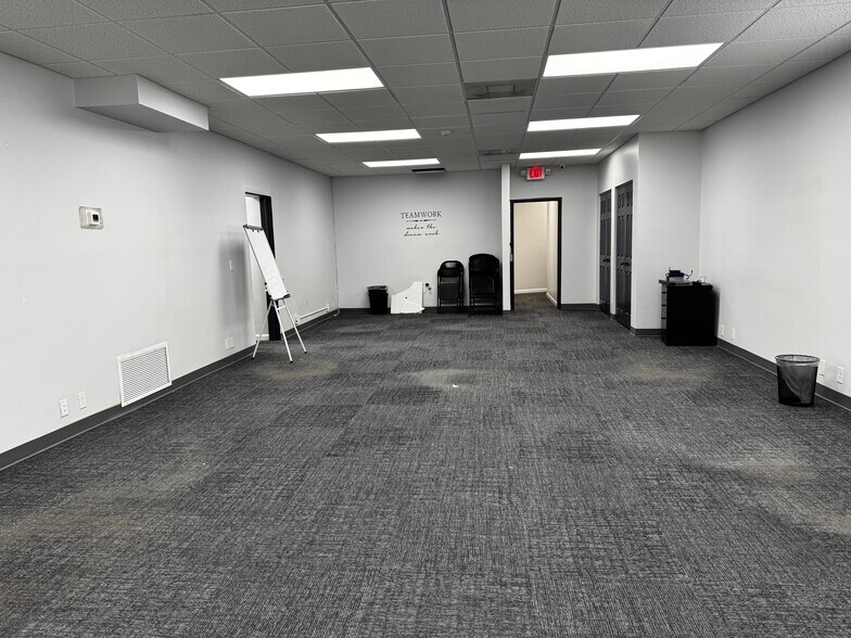 More Photos Of 7502 S Dixie Hwy, West Palm Beach Flex For Sale