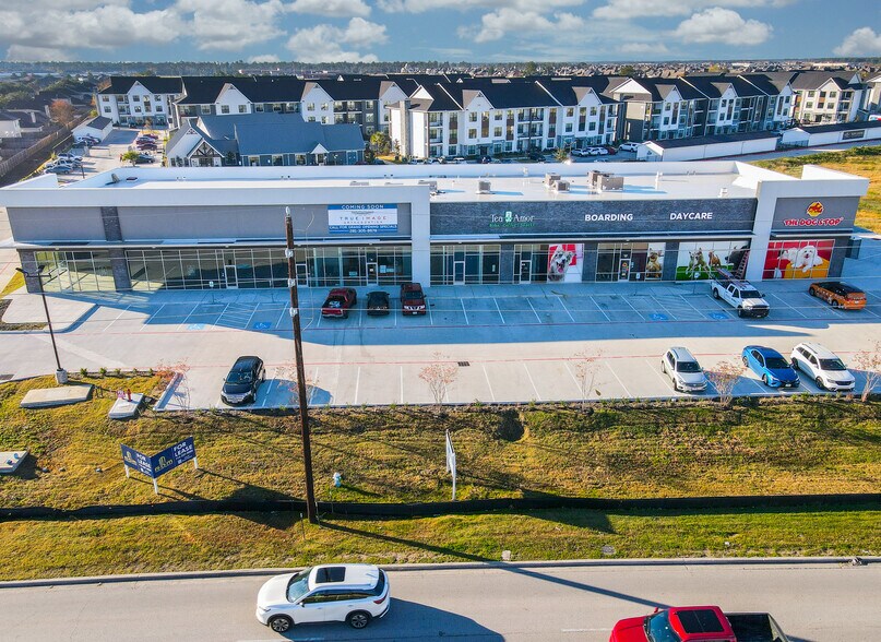 More Photos Of 6941 Spring Stuebner Rd, Spring Storefront For Lease