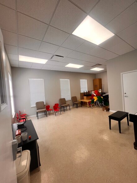 More Photos Of 5338 Primrose Lake Cir, Tampa Office For Sale