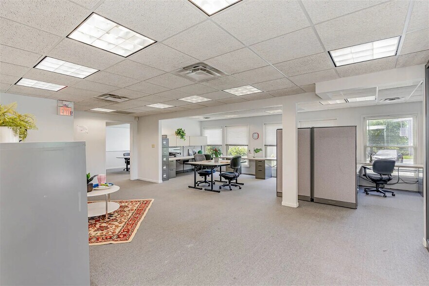 More Photos Of 11231 Cornell Park Dr, Cincinnati Office For Lease