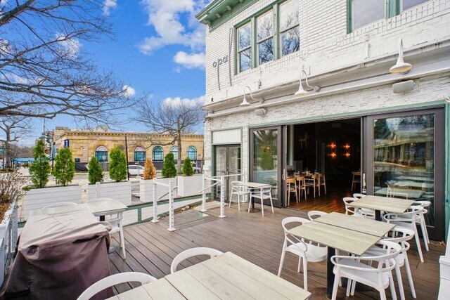 More Photos Of 5534 Connecticut Ave NW, Washington Restaurant For Sale