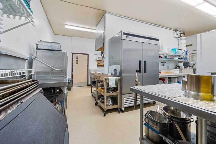 More Photos Of 1916 10th Av, Spruce View Restaurant For Sale